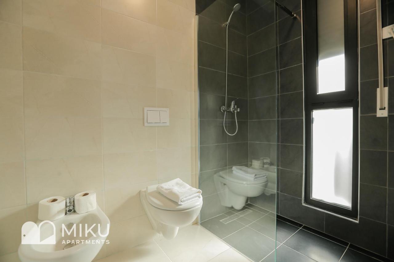 Miku Apartment - Bright 1 Bedroom Apartment At Olympic Residence Tirana Exteriör bild